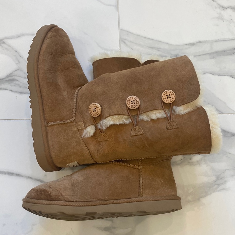 Womens’ Ugg Tall Bailey Button